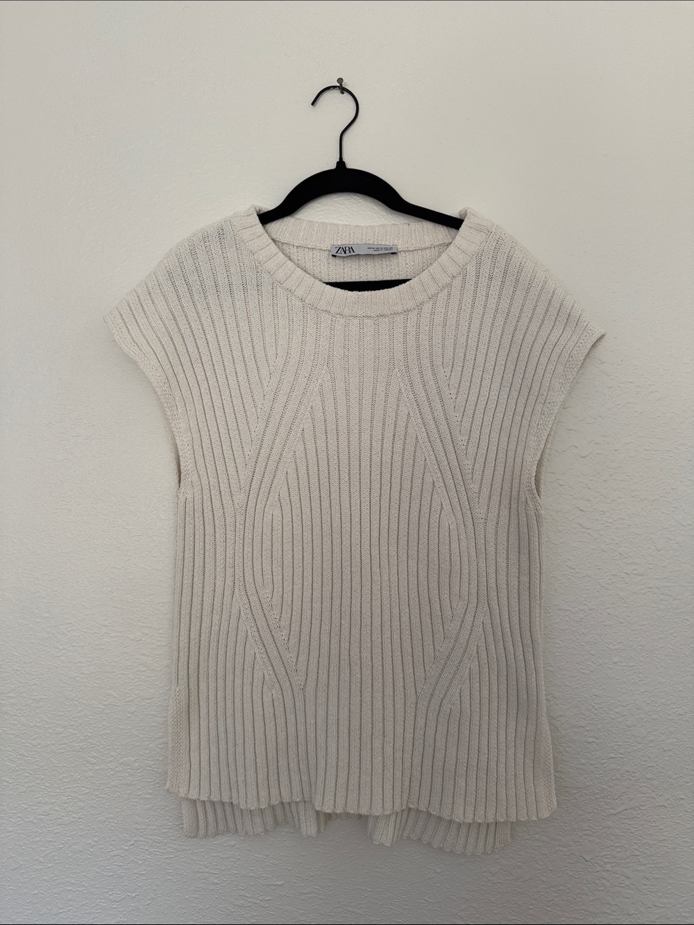 ZARA Cream Ribbed Knit Cap-Sleeve Tank with Diamond Cable Detail Size Medium